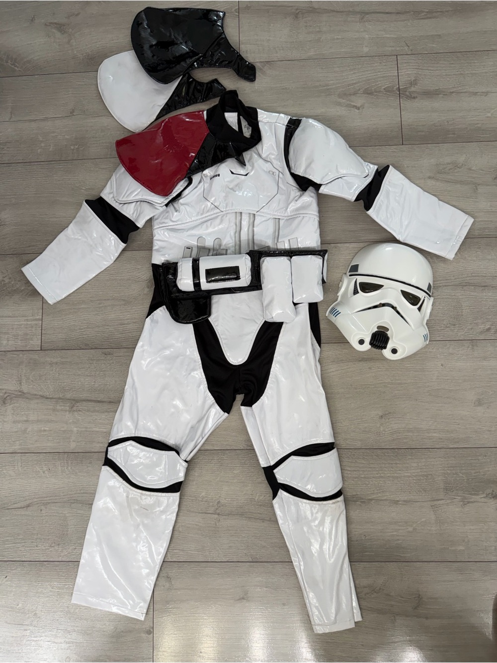 Star Wars Kids Stormtrooper Costume size 5/6 Disney